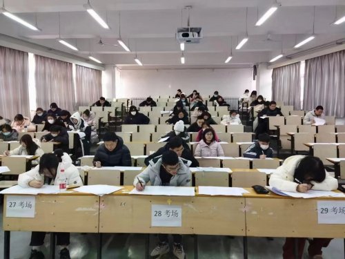 2024成人高考专升本英语模拟试题（结尾带答案）
